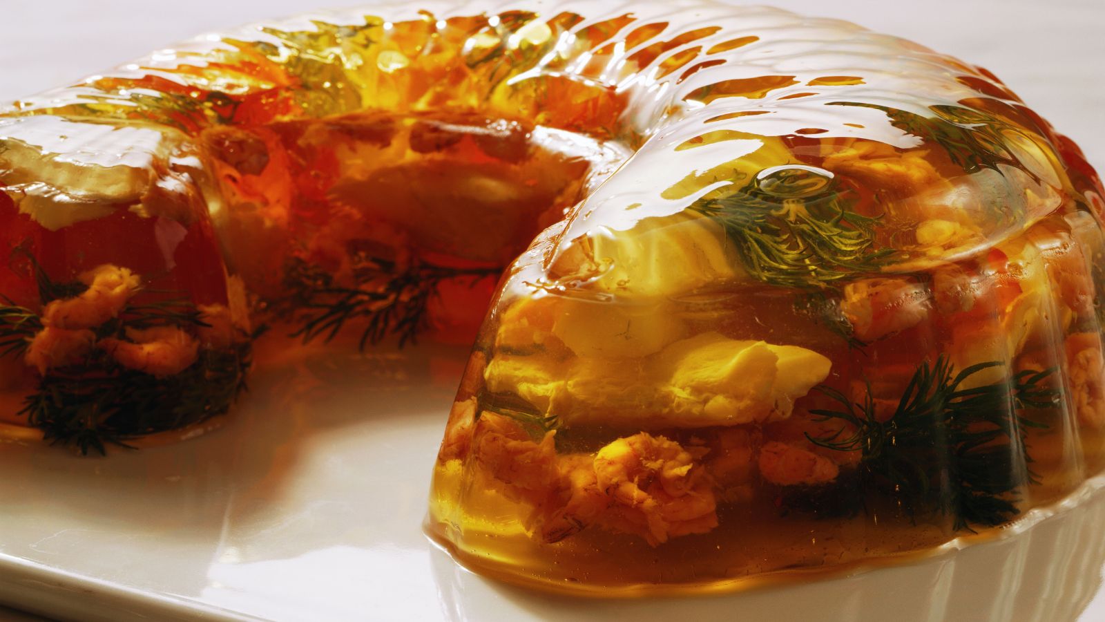 Karp W Galarecie Z Kolorowymi Warzywami