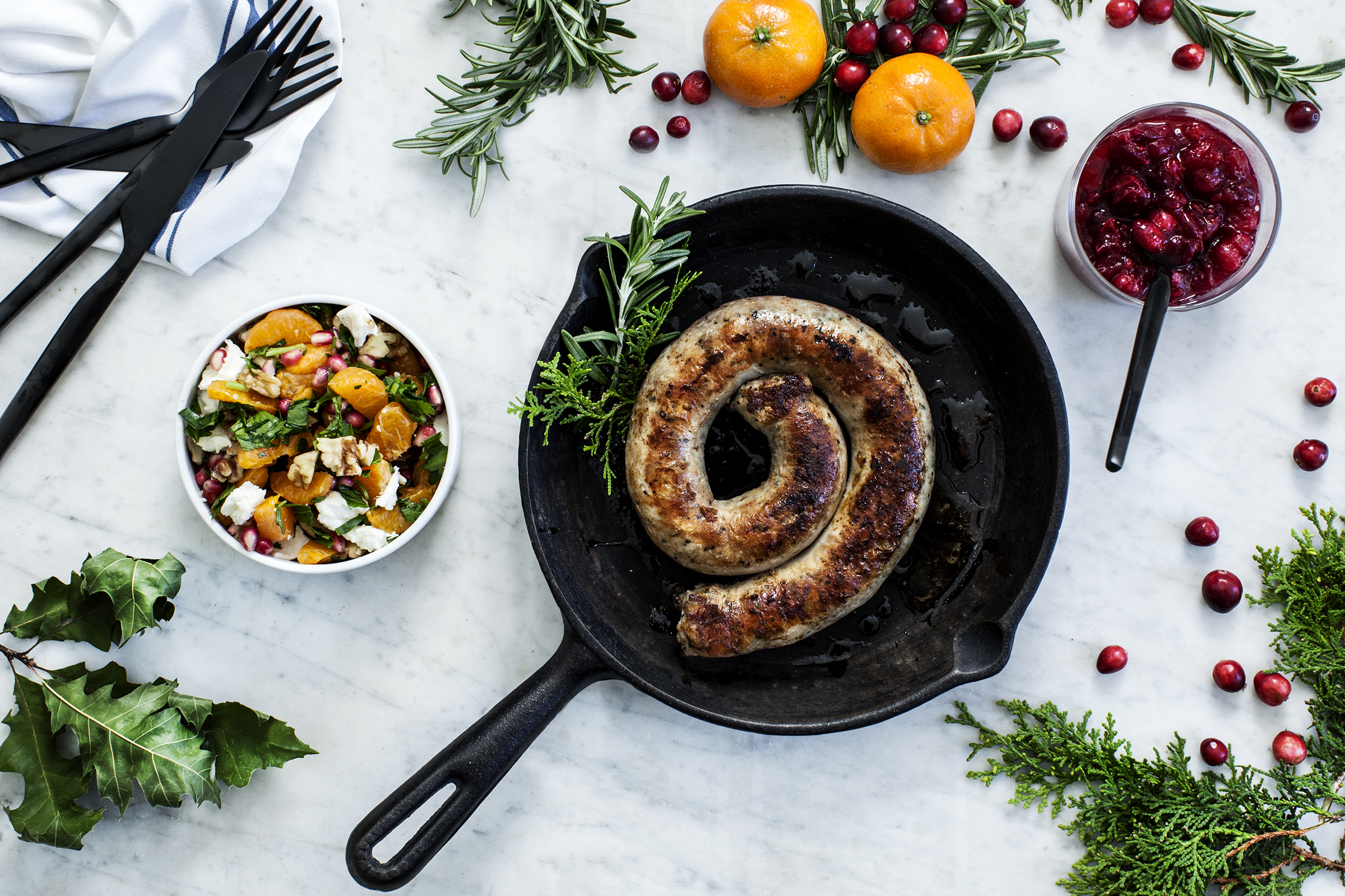 Julemedister med tranebærsauce og klementiner