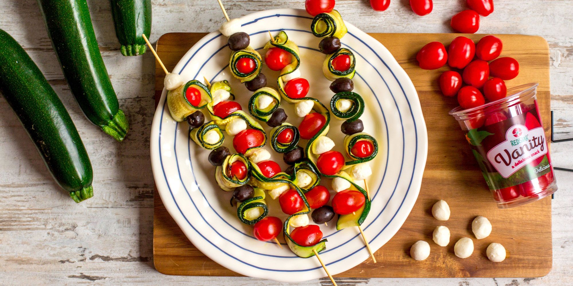 Netto Baner Szaszlyki Z Cukinii Pomidorow I Mozzarelli 2017 1