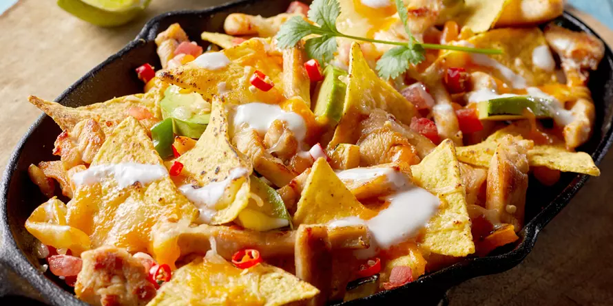 Überbackene Nachos Mit Hähnchenbrust Überbackene Nachos Mit Hähnchenbrust