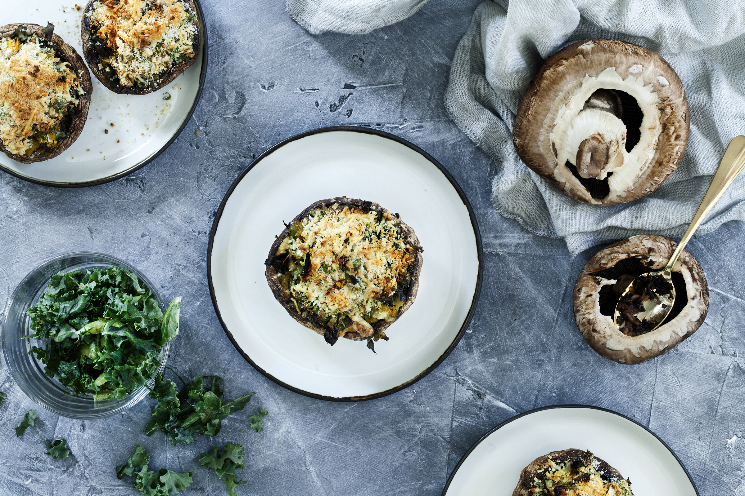 Fyldte økologiske portobellosvampe