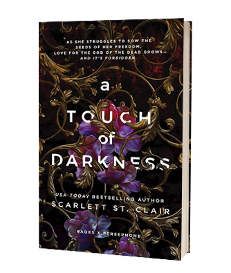'A Touch of Darkess' af Scarlett St. Clair