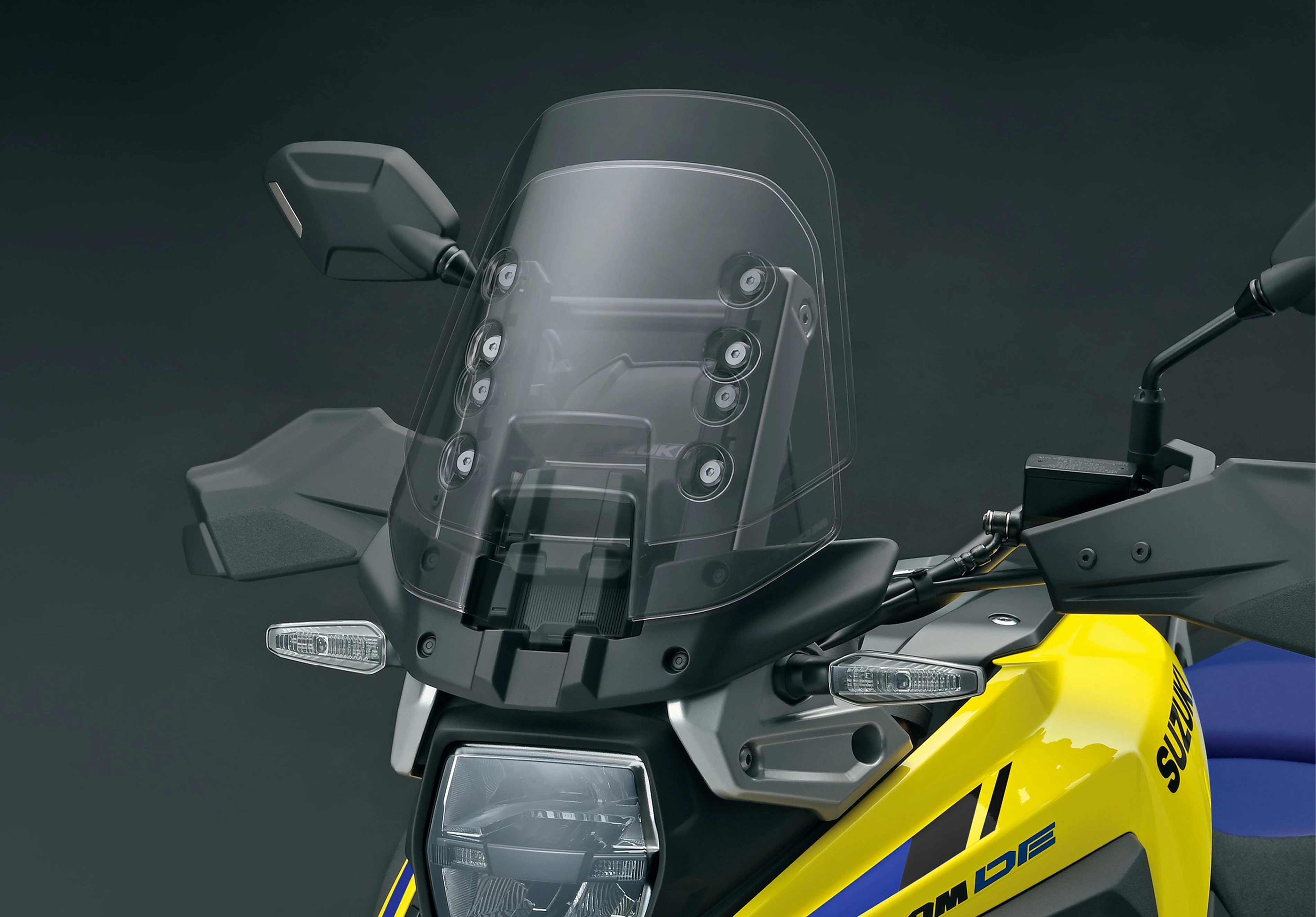 Suzuki V-Strom 1050DE Tour front facing screen close up showing three height positions