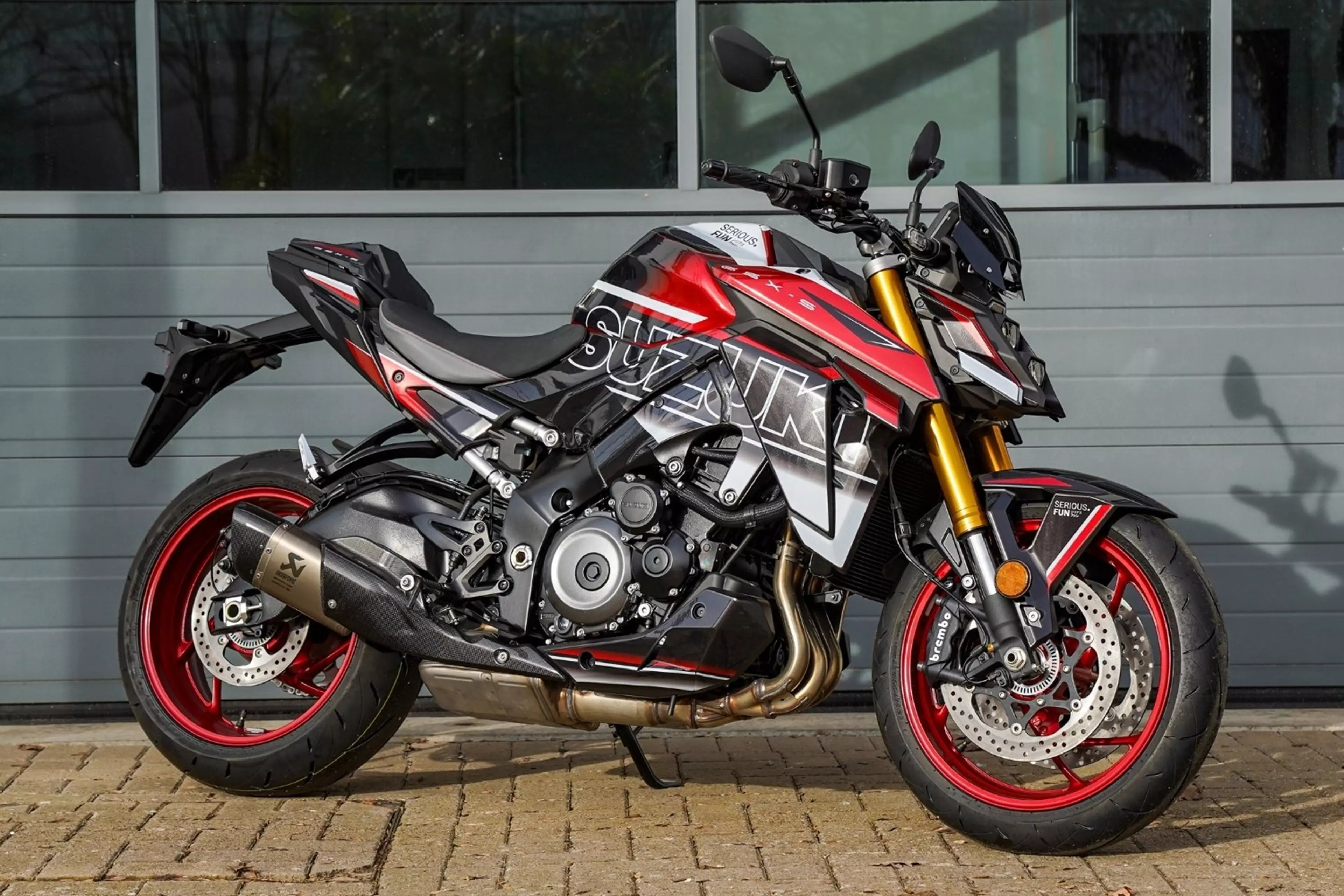 GSX-S1000 with graphics kit