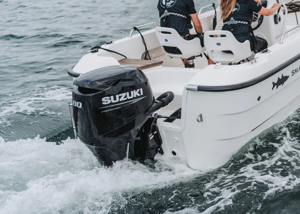 Boat out at sea with a DF80A outboard
