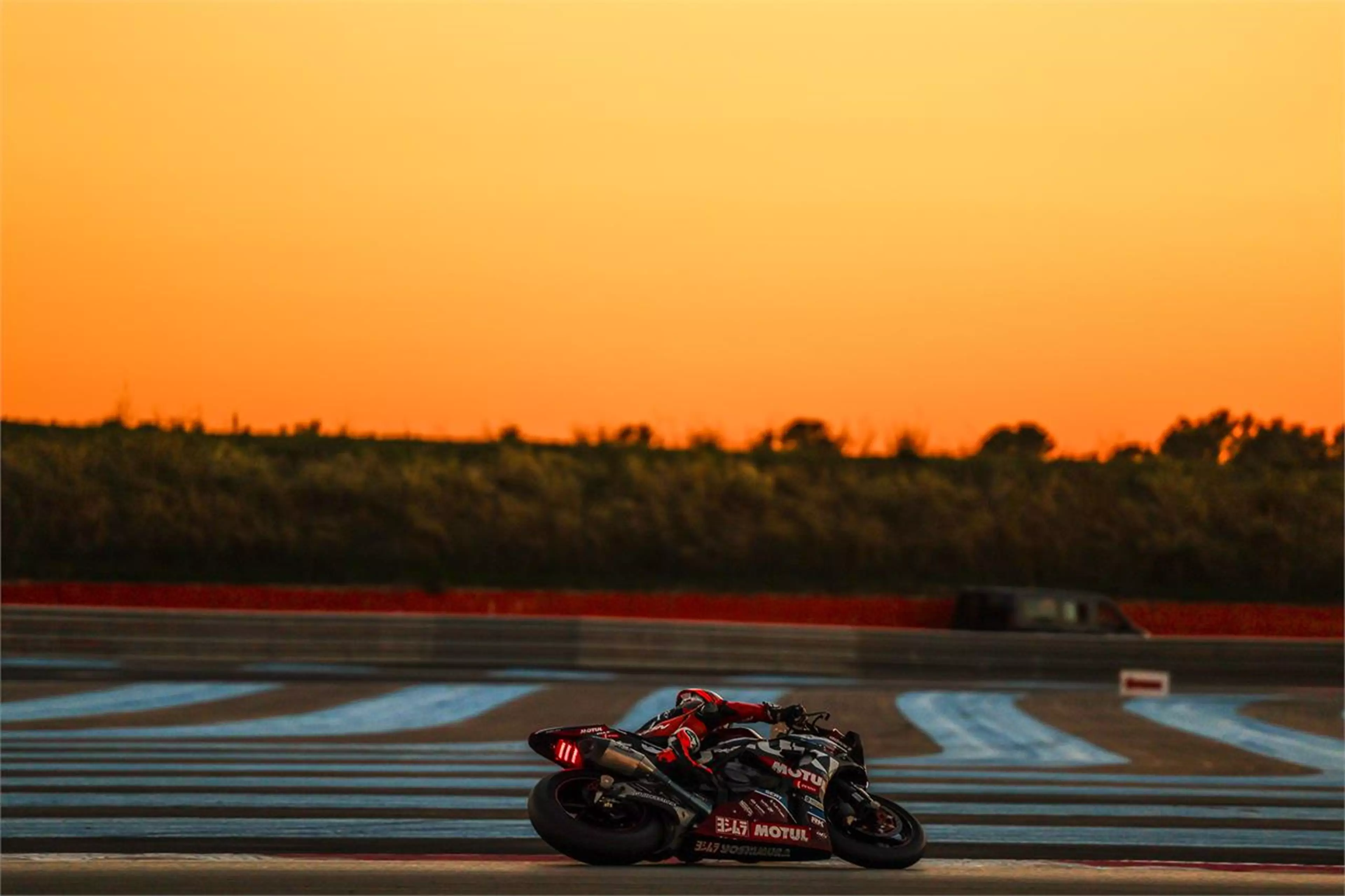 Dan Linfoot at sunset during the 2026 Bol d'Or