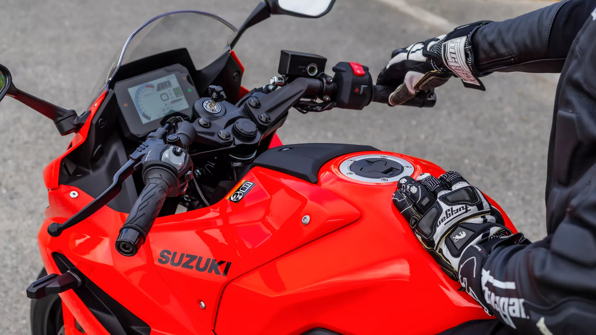 Suzuki GSX-8R left hand side looking over the tank and bars