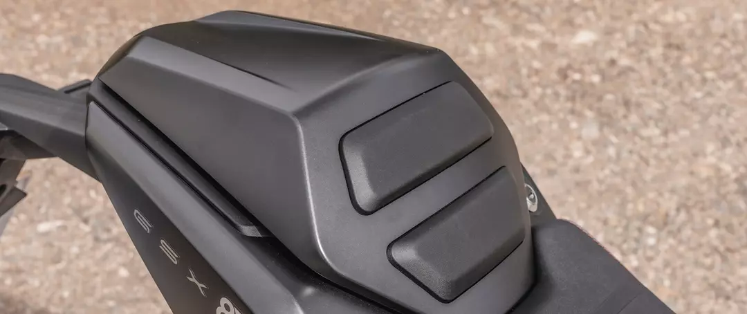 Suzuki GSX-8TT accessory seat cowl close up