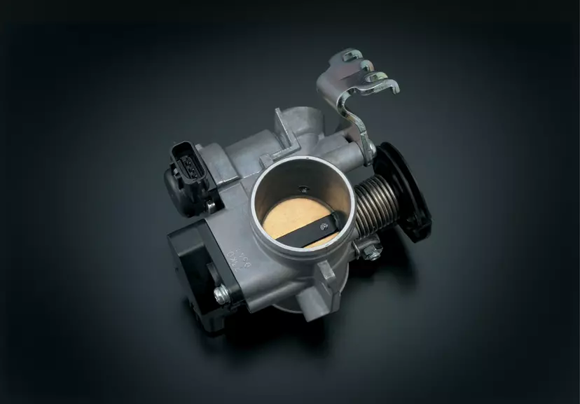 Suzuki GSX-S125 fuel injection CGI close up