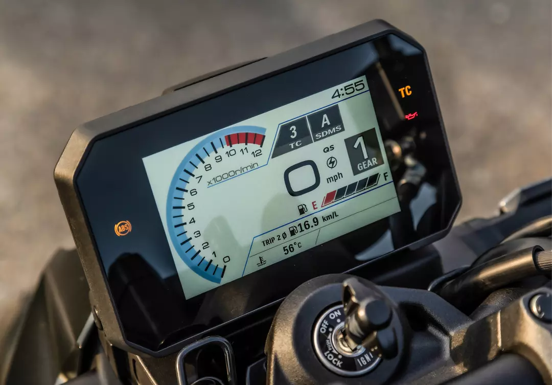 Suzuki GSX-8S dash close-up