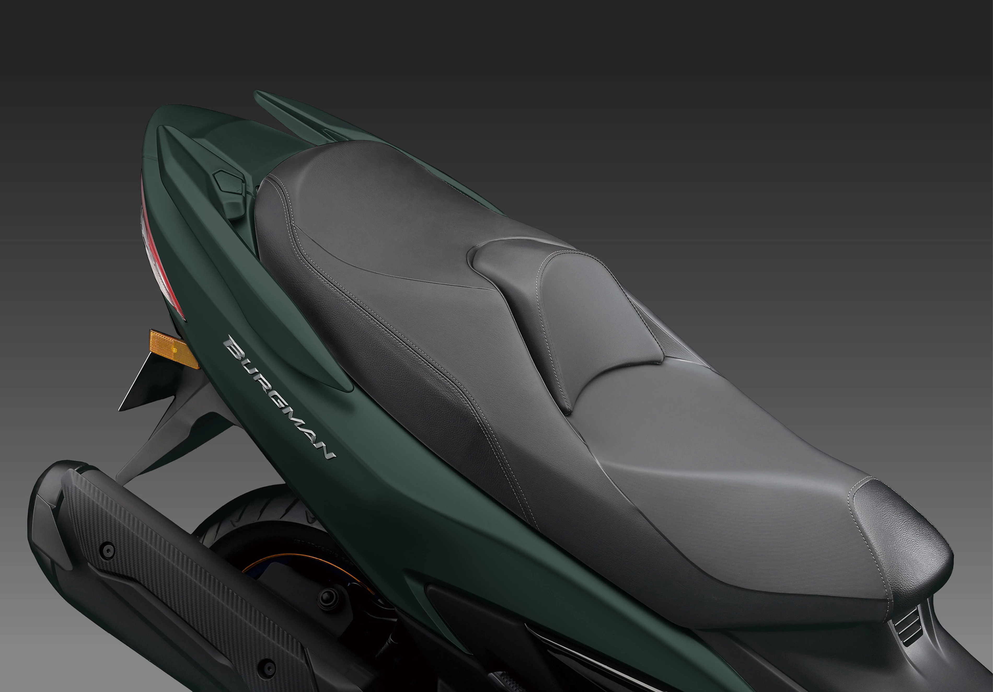 Suzuki Burgman 400 seat close up