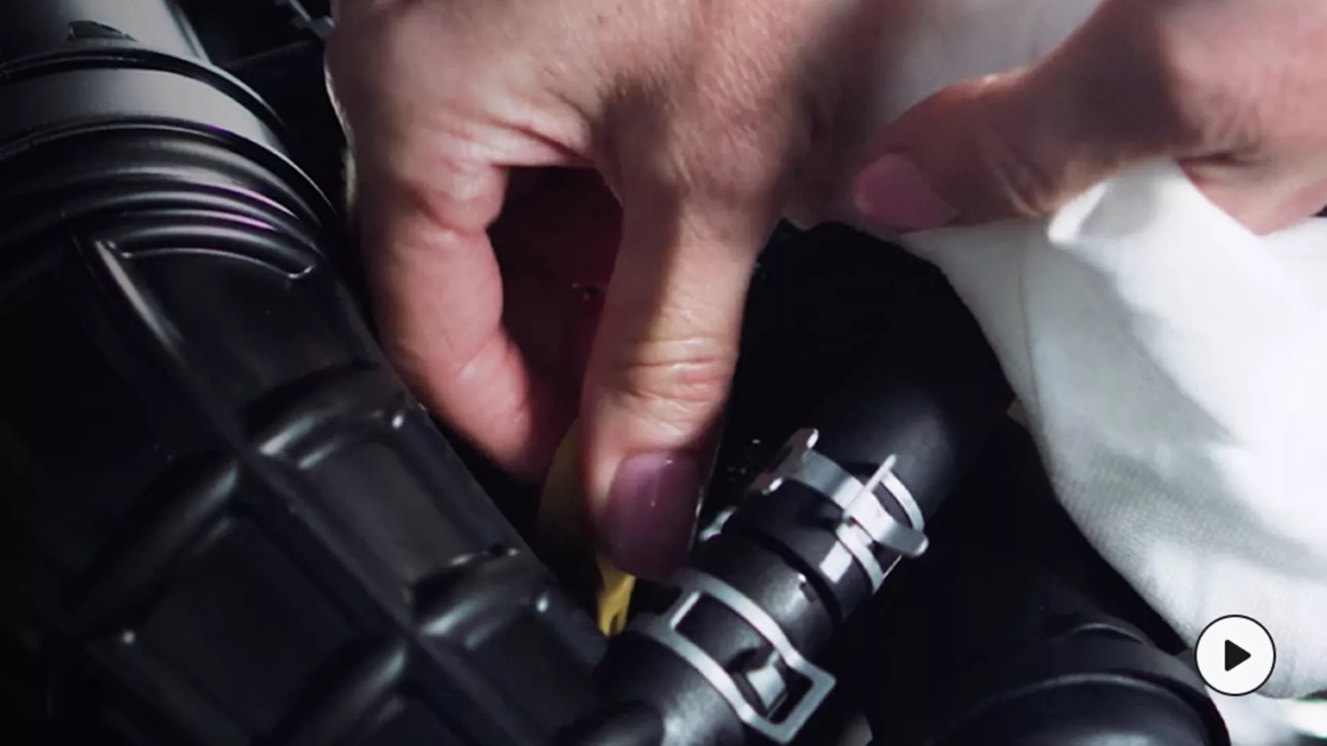 Suzuki how to check engine oil, coolant and screenwash