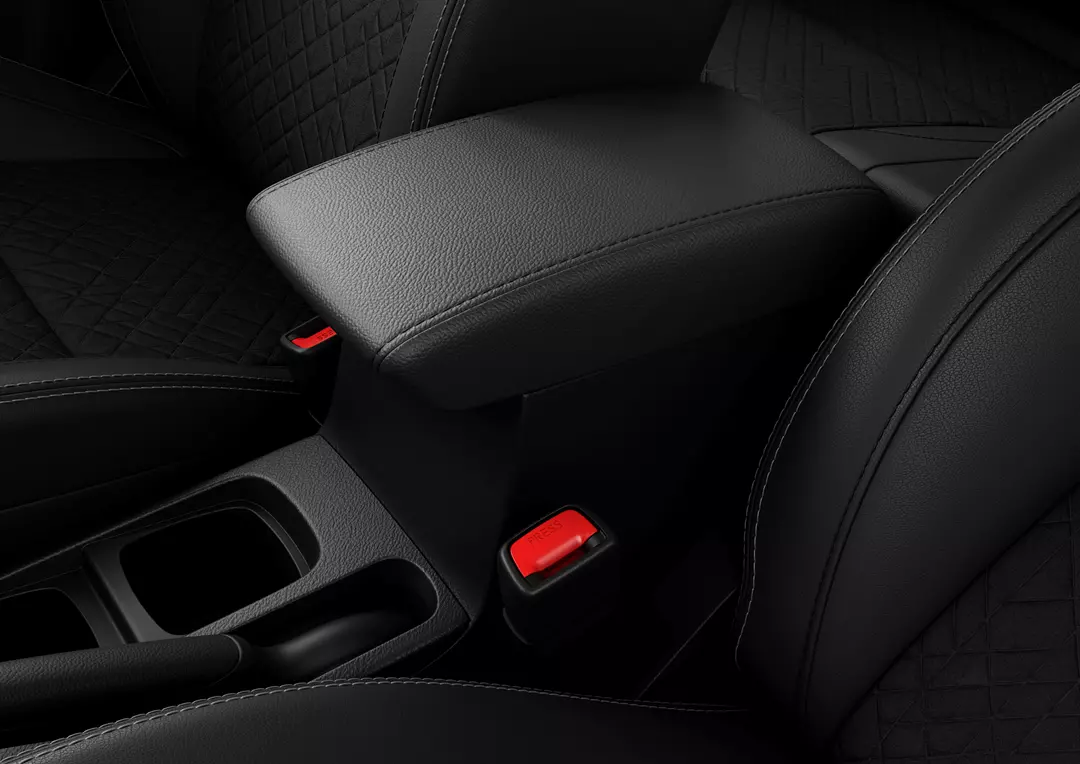 Suzuki Vitara Armrest Interior side view