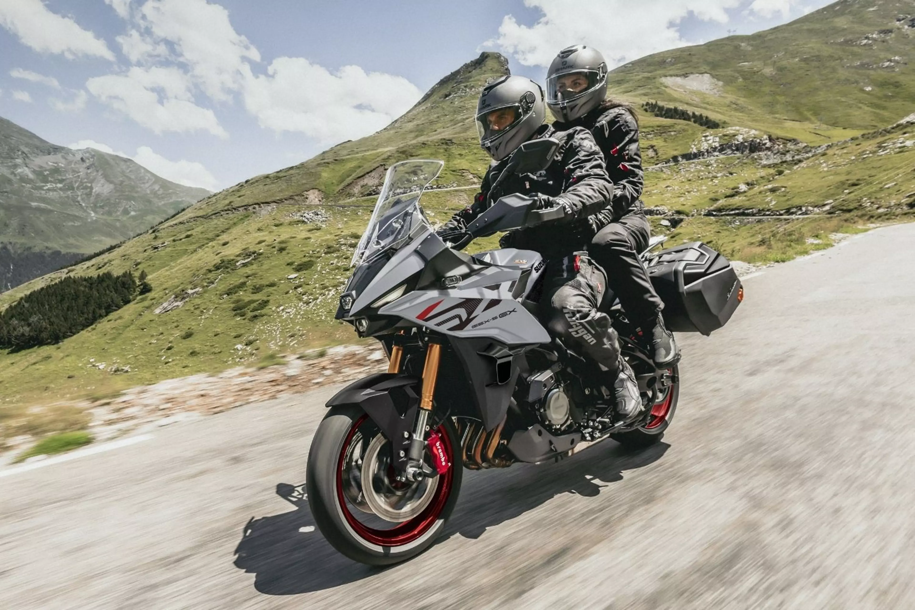 GSX-S1000GX+