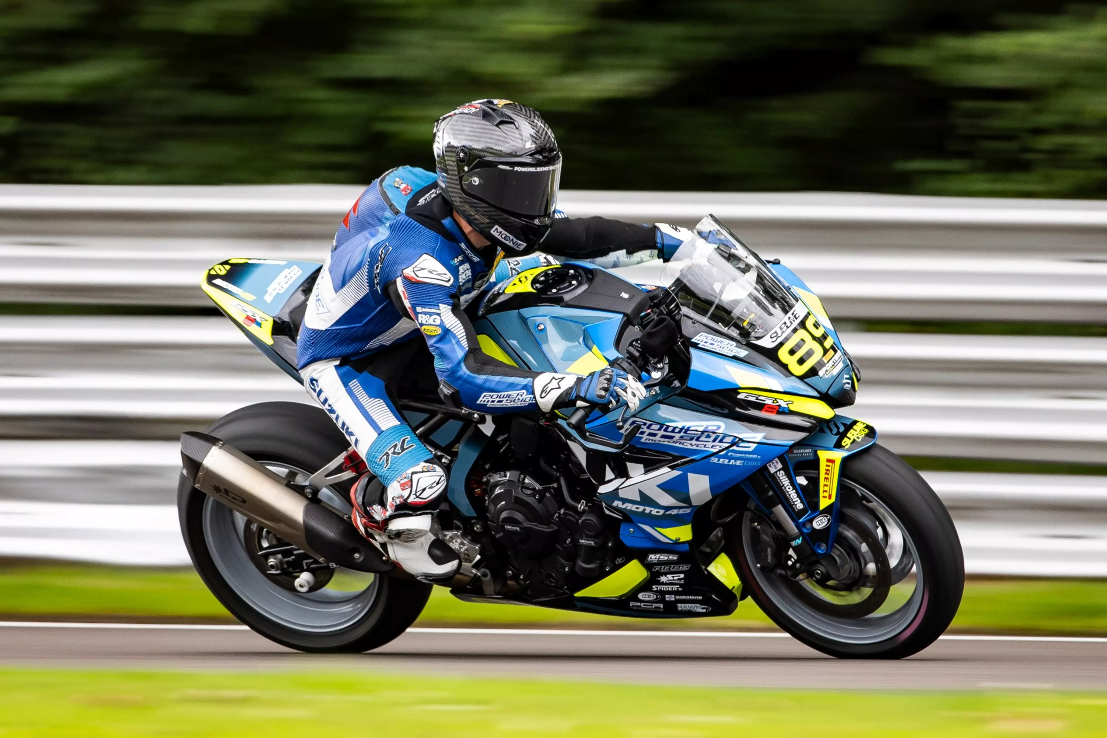 Suzuki GSX-8R racing at Oulton Park circuit