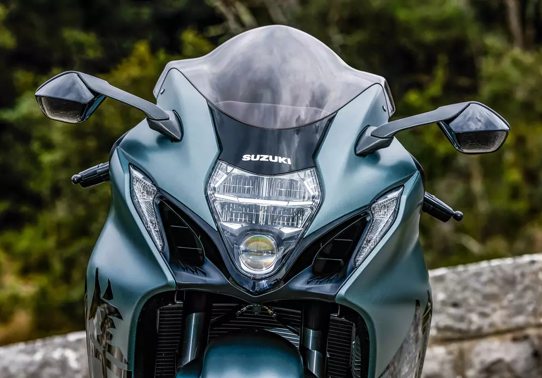 Suzuki Hayabusa front end