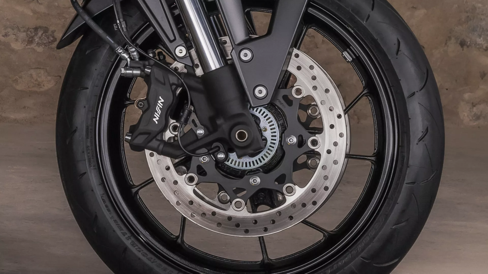 Suzuki GSX-8T front brakes close up