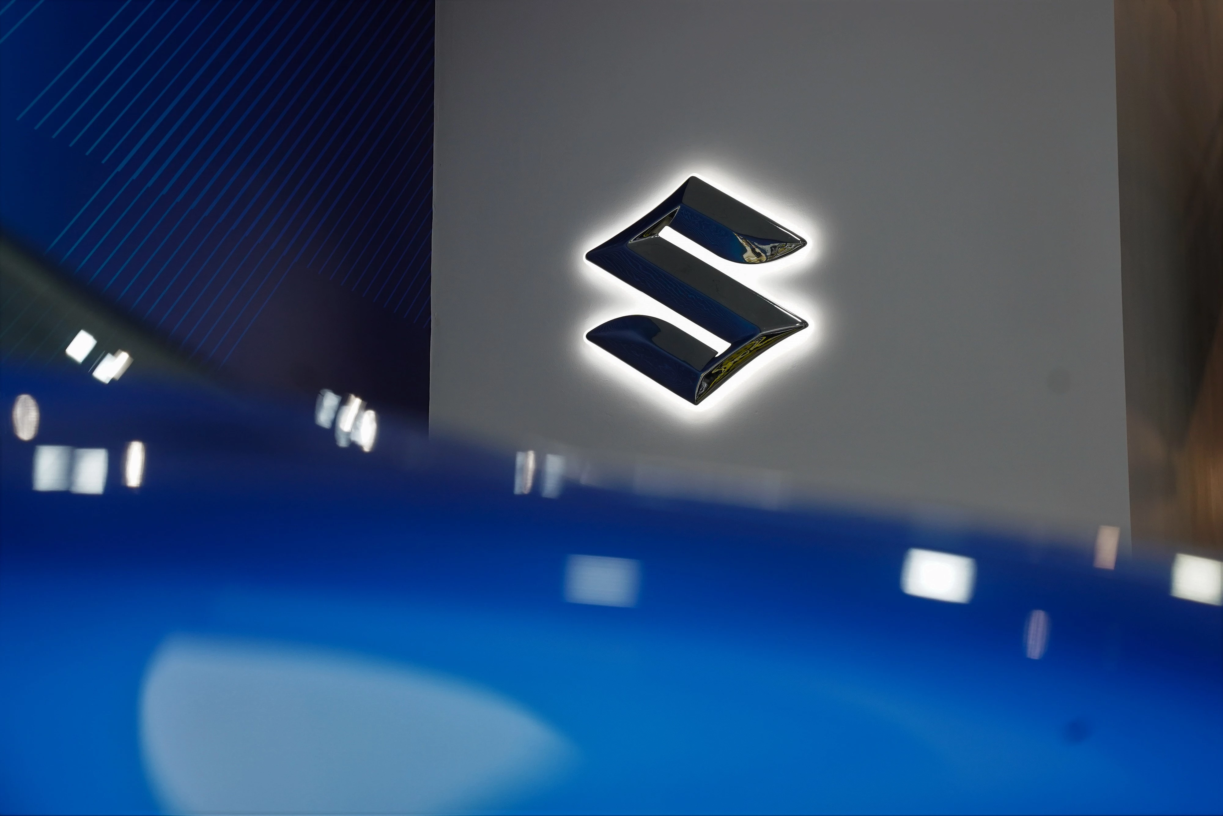 Suzuki Logo Reception Light-Up Sign