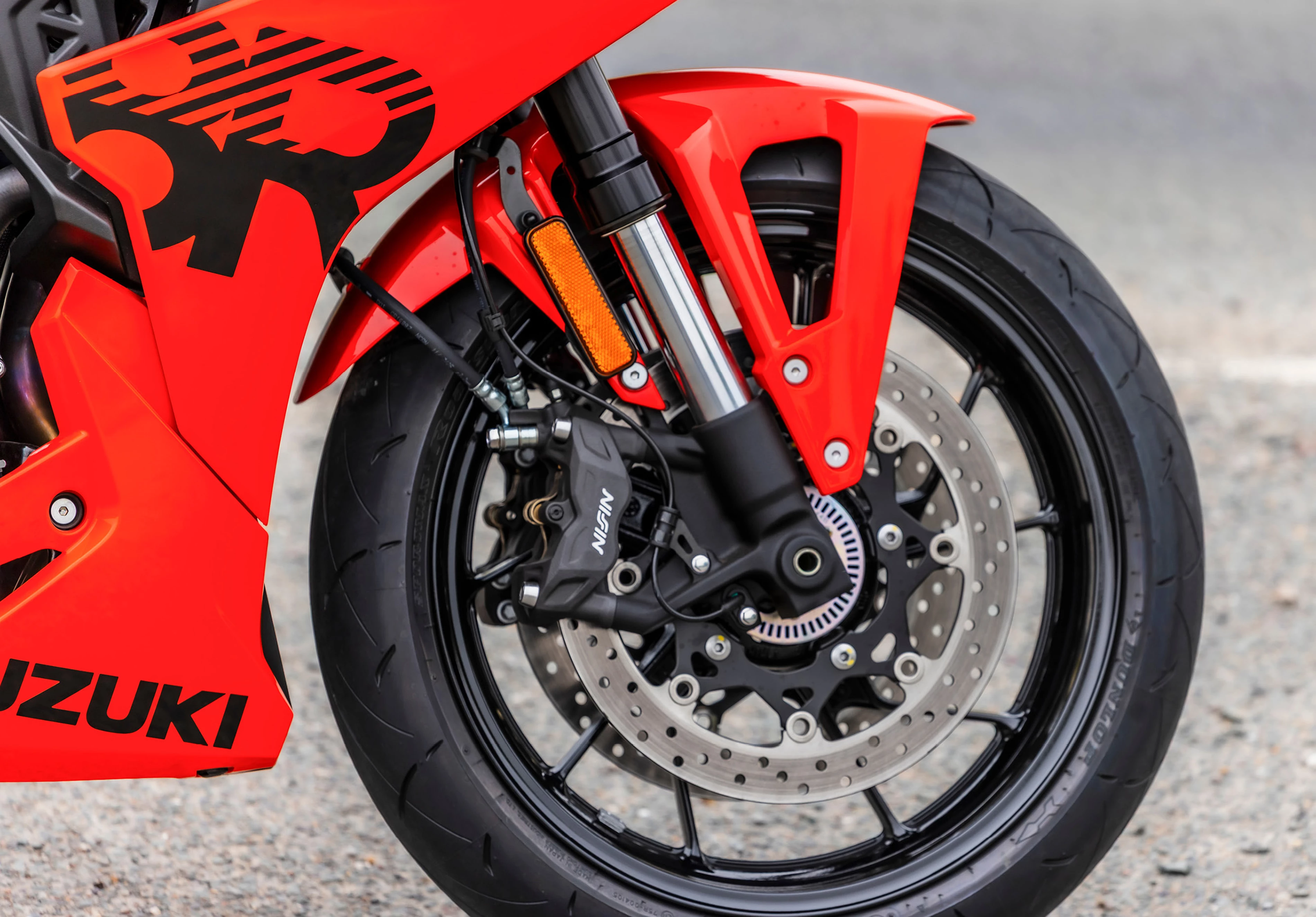 Suzuki GSX-8R front brake and tyre close up on location