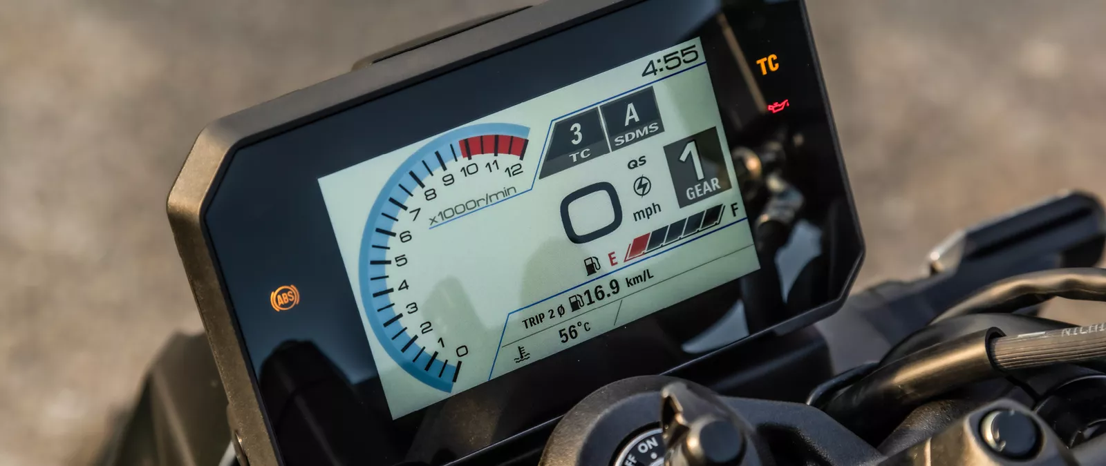 Suzuki GSX-8S TFT close up on location