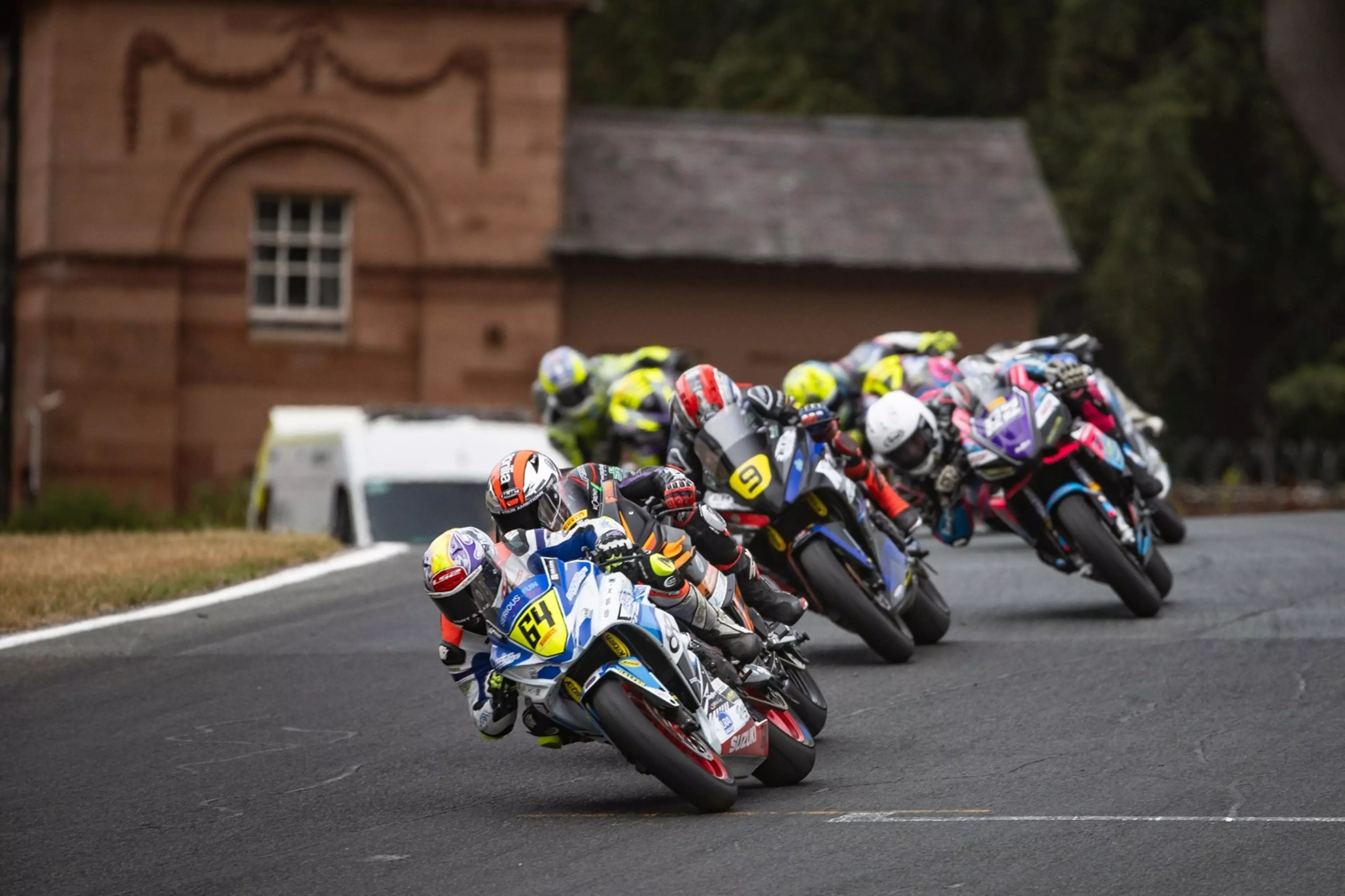 Asher Durham leading on his 8R at Oulton Park