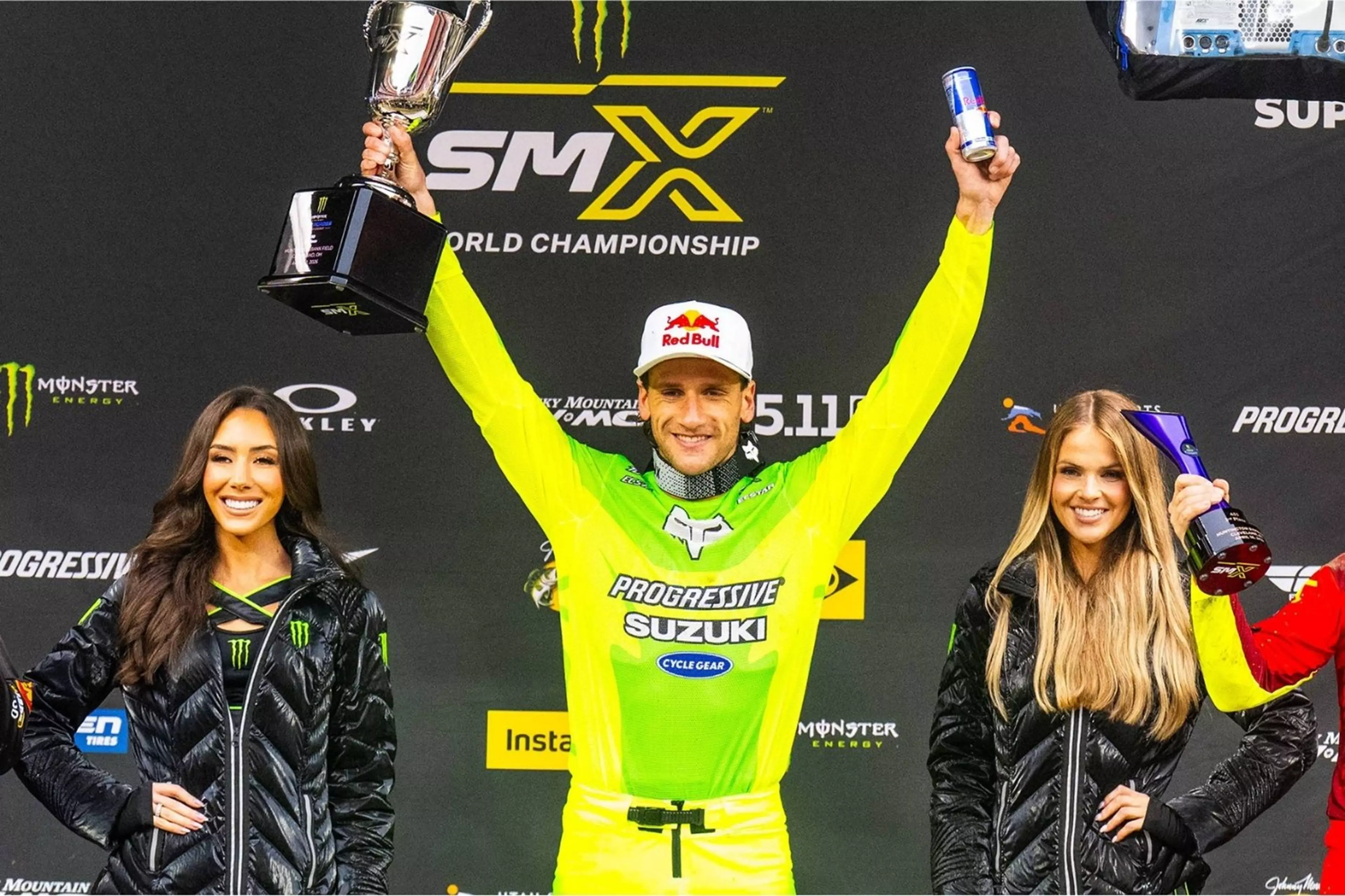 Roczen celebrates Cleveland win