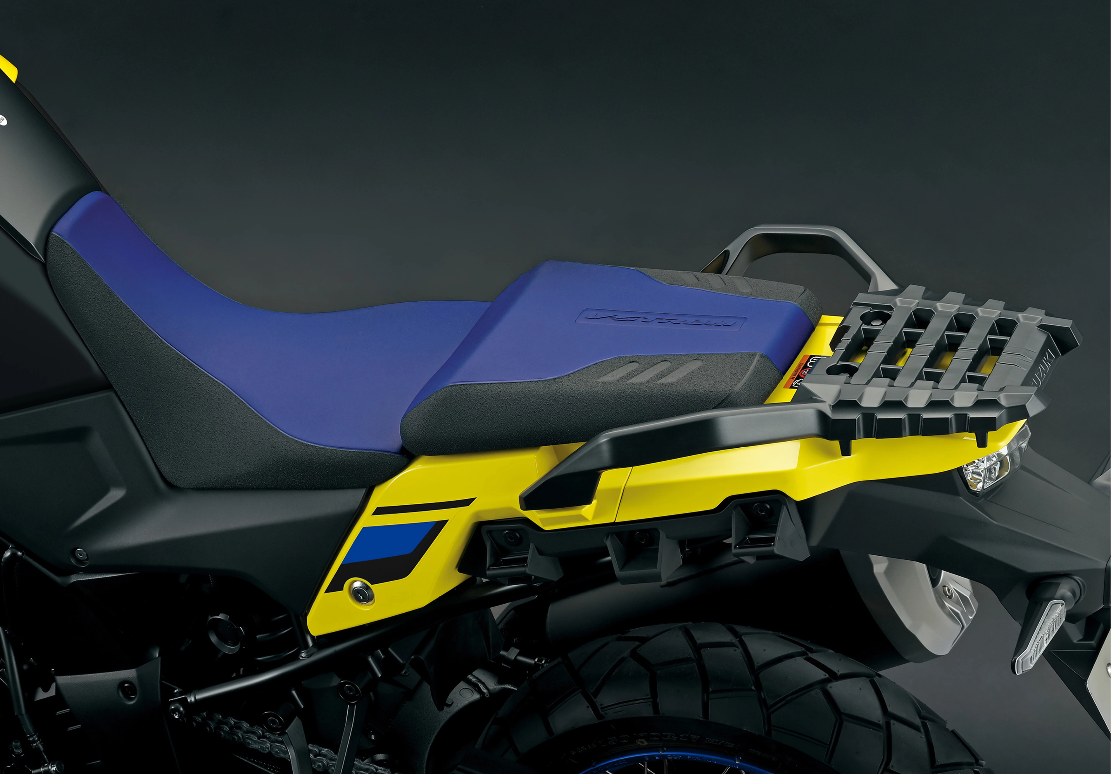 Suzuki V-Strom 1050DE Tour seat unit close up