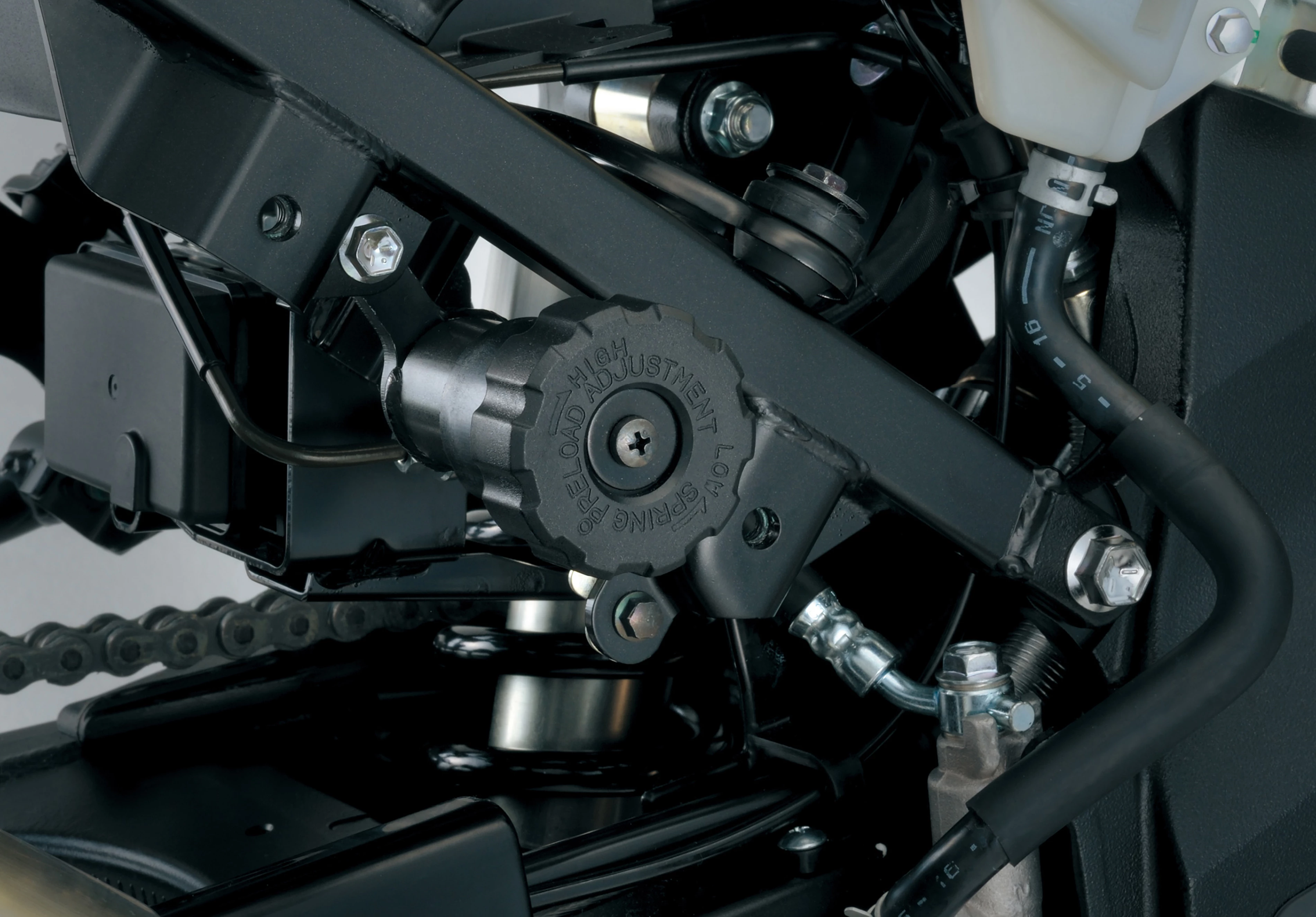 Suzuki V-Strom 650 suspension close-up