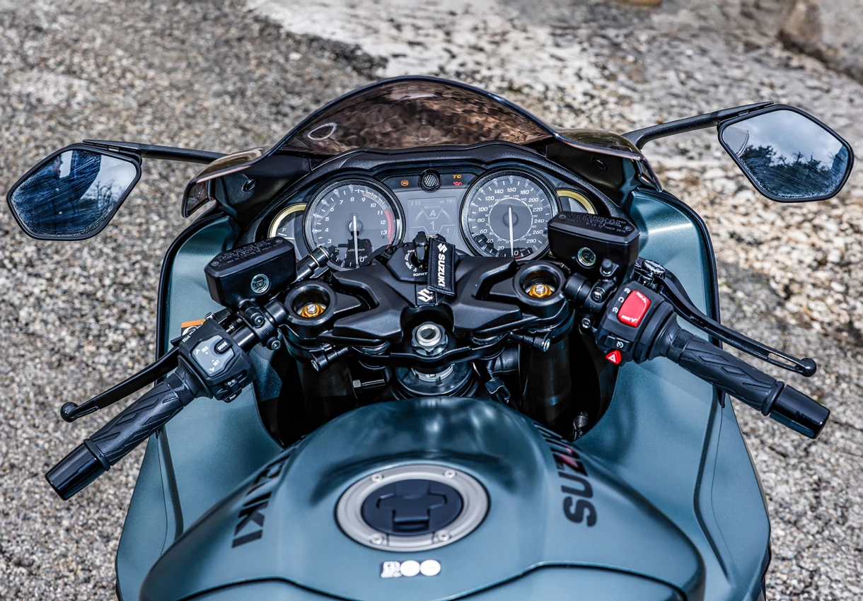Suzuki Hayabusa Handlebars and Instrument cluster