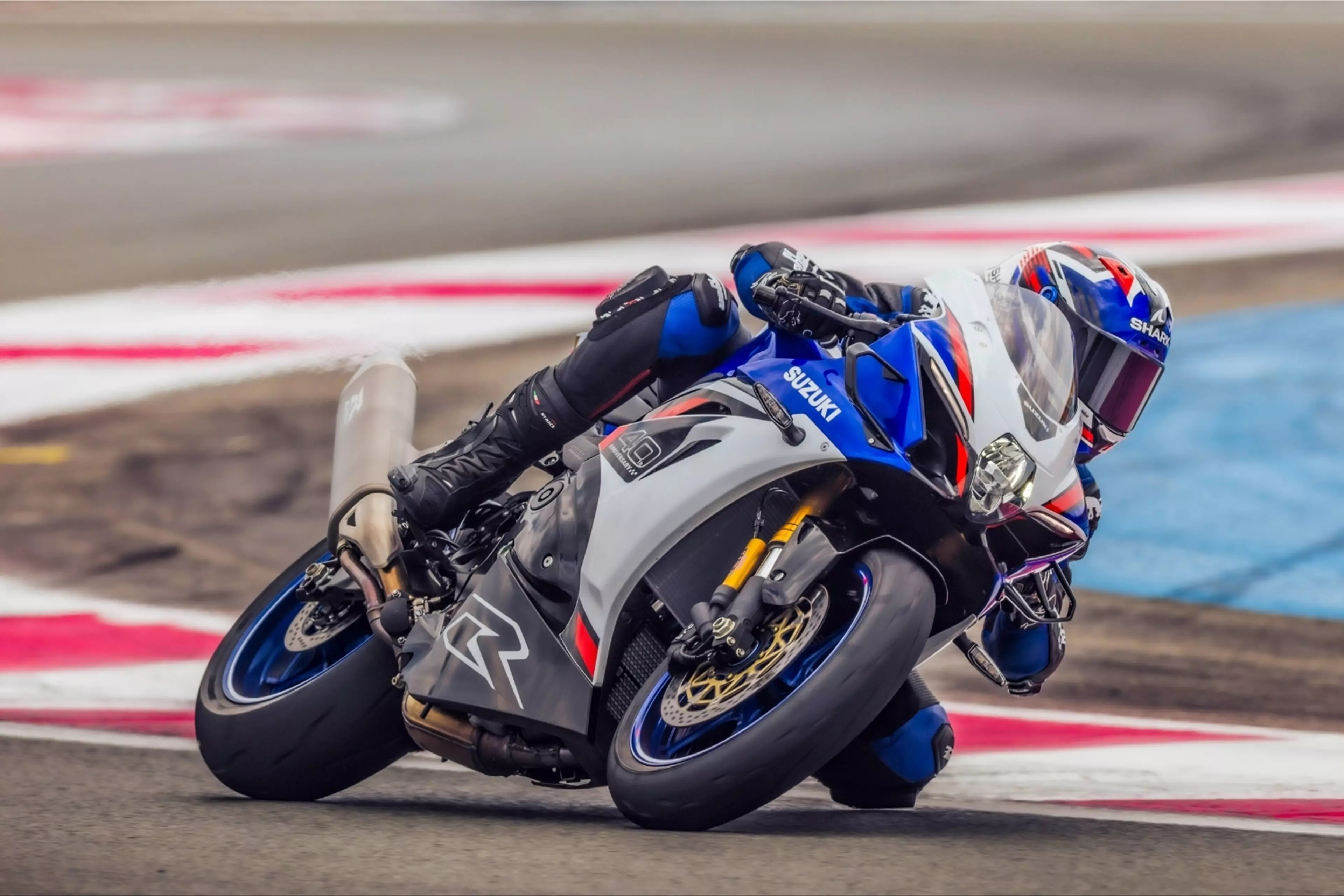 Suzuki GSX-R1000R cornering