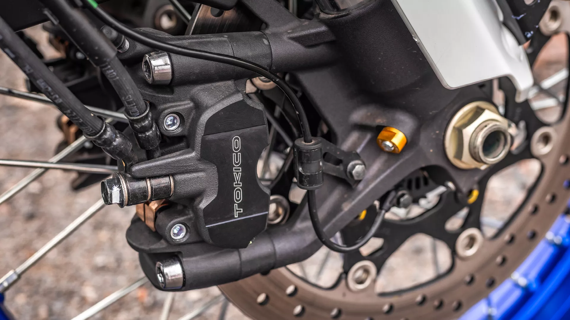 Suzuki V-Strom 1050DE front brakes close up
