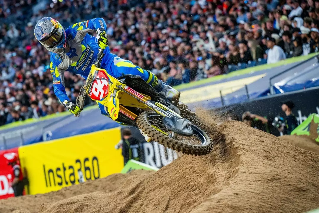 Ken Roczen on his RM-Z450 in the Denver Supercross
