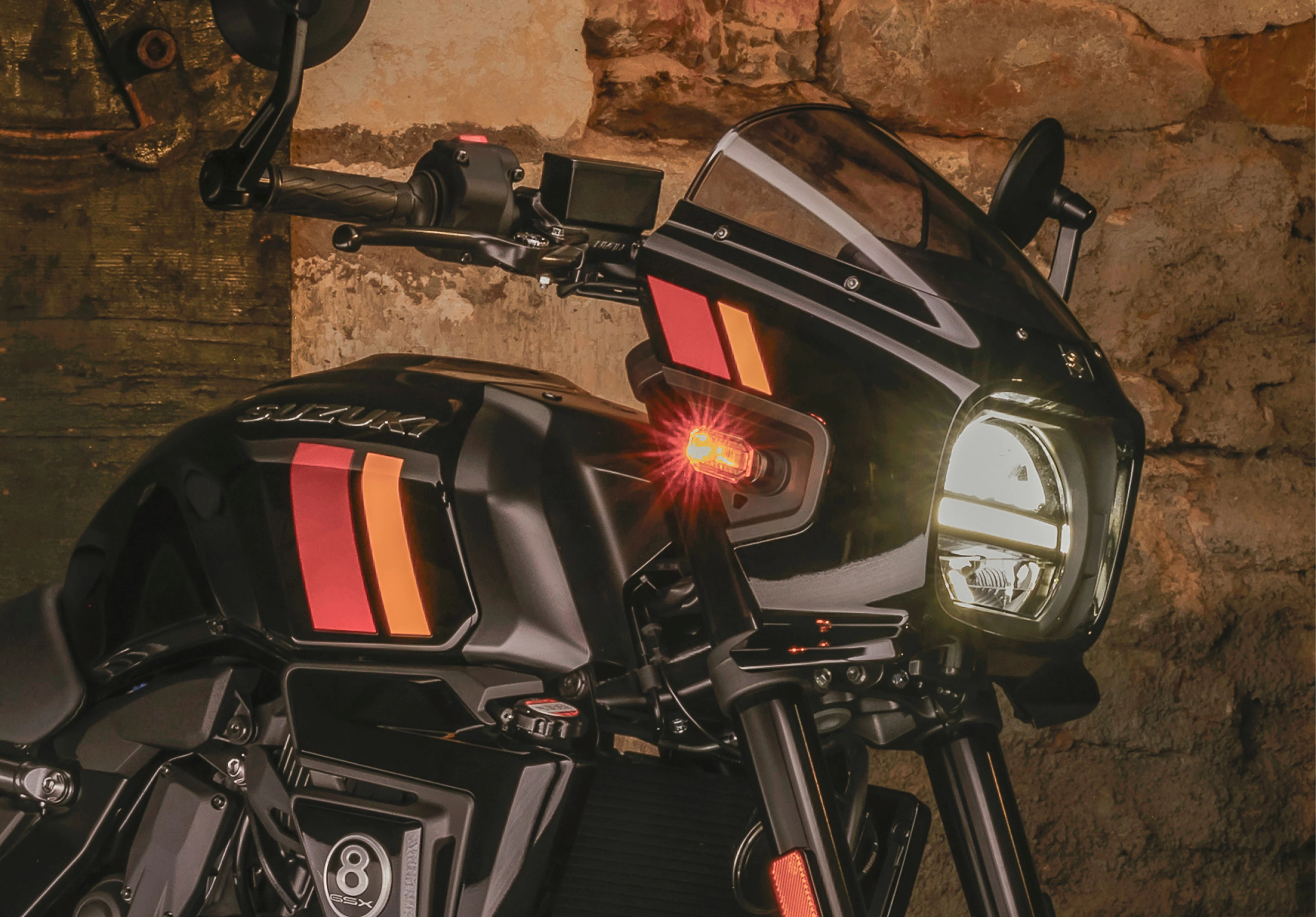 Suzuki GSX-8TT right hand side headlight on and cowling