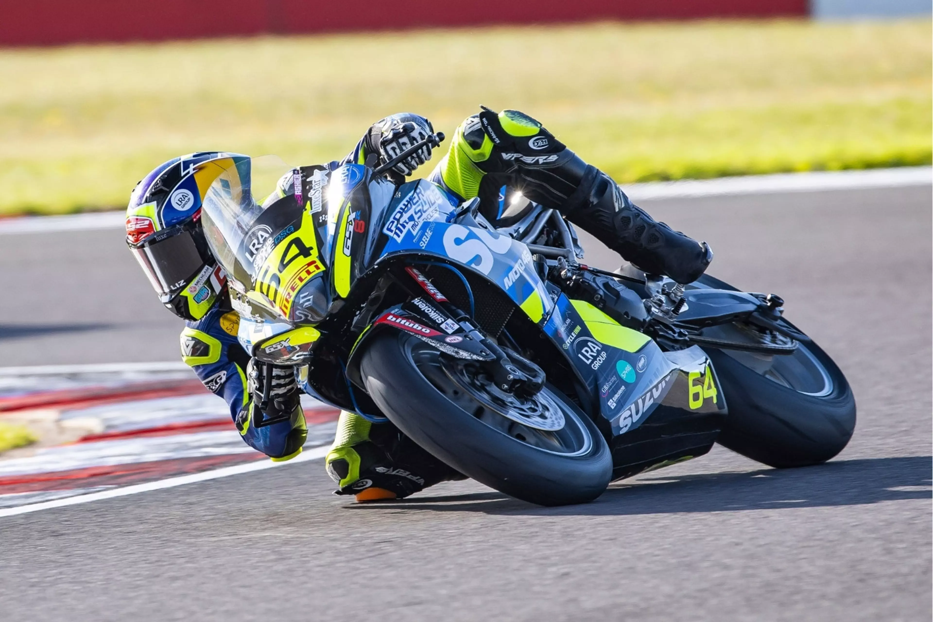 Asher Durham in Donington Park Sportbike action