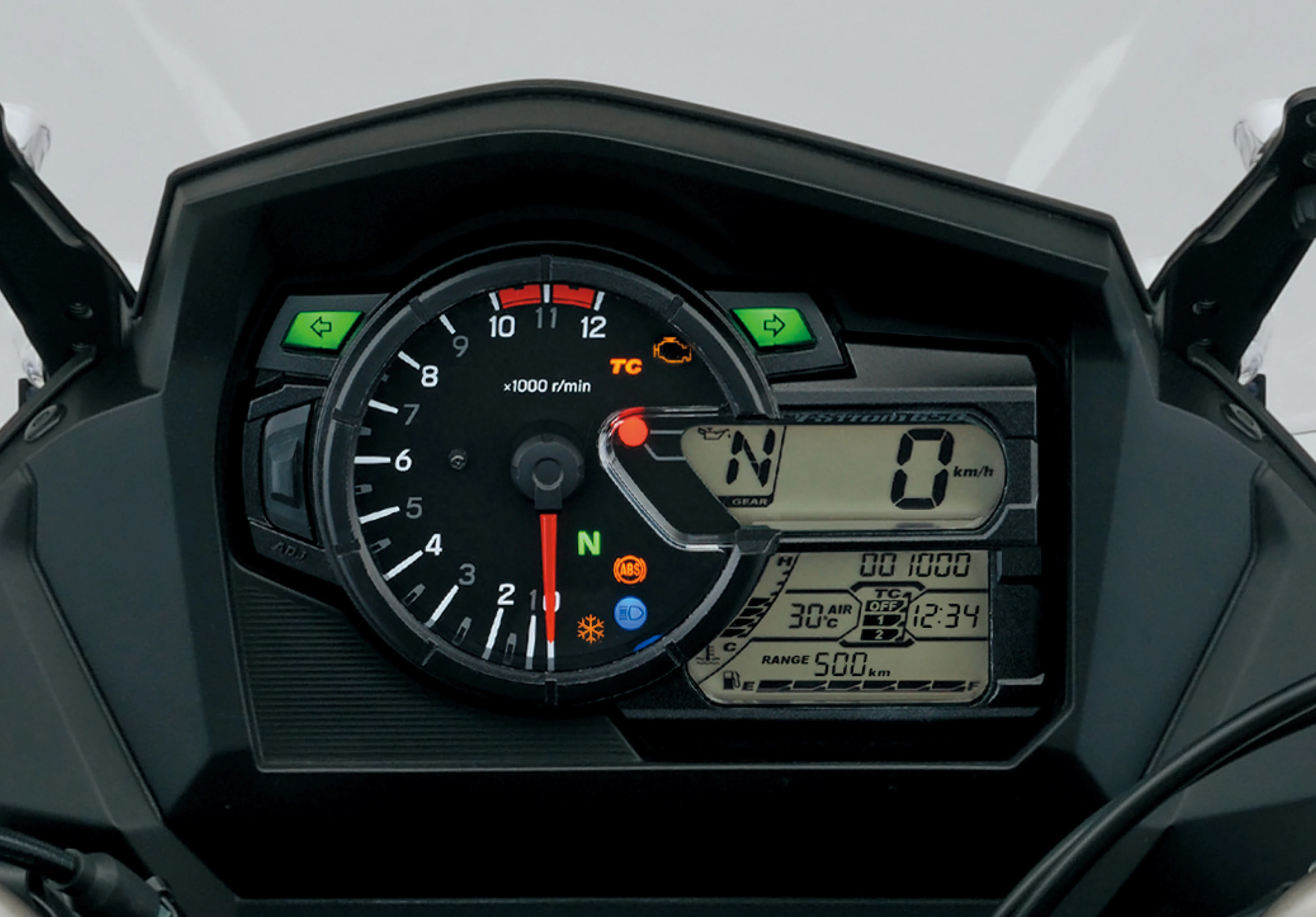 Suzuki V-Strom 650 dash display close up