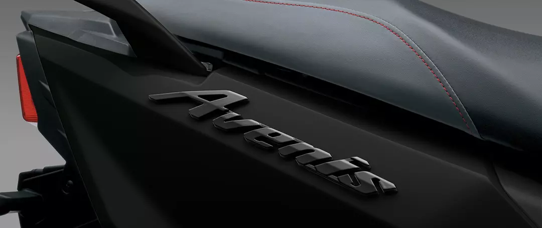 Suzuki Avenis 125 close up of the rear and Avenis logo
