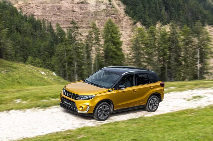 Suzuki Vitara on mountain road