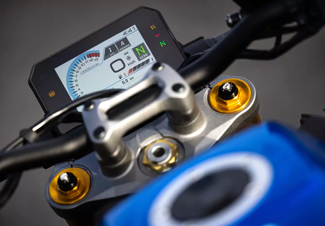 Suzuki GSX-S1000 LCD dash