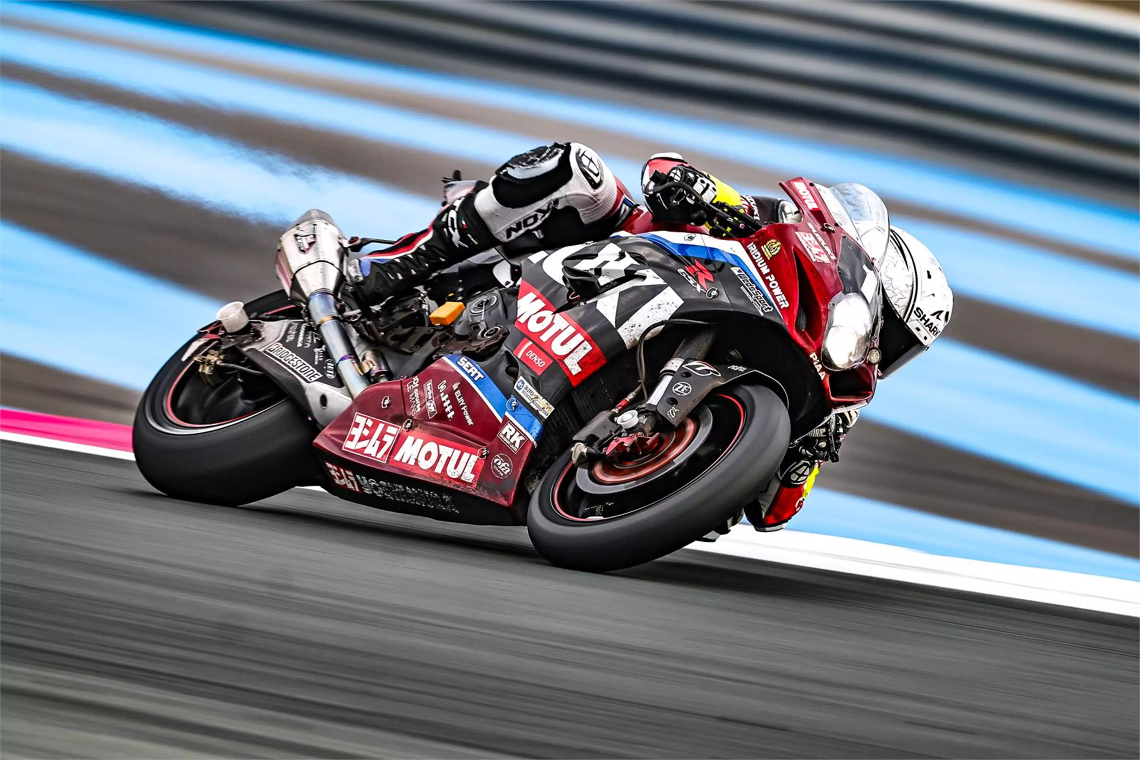 Etienne Masson on the GSX-R1000R at the Bol d'Or