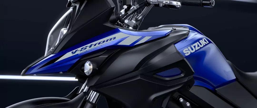 Suzuki V-Strom 650 beak and decal close-up side on