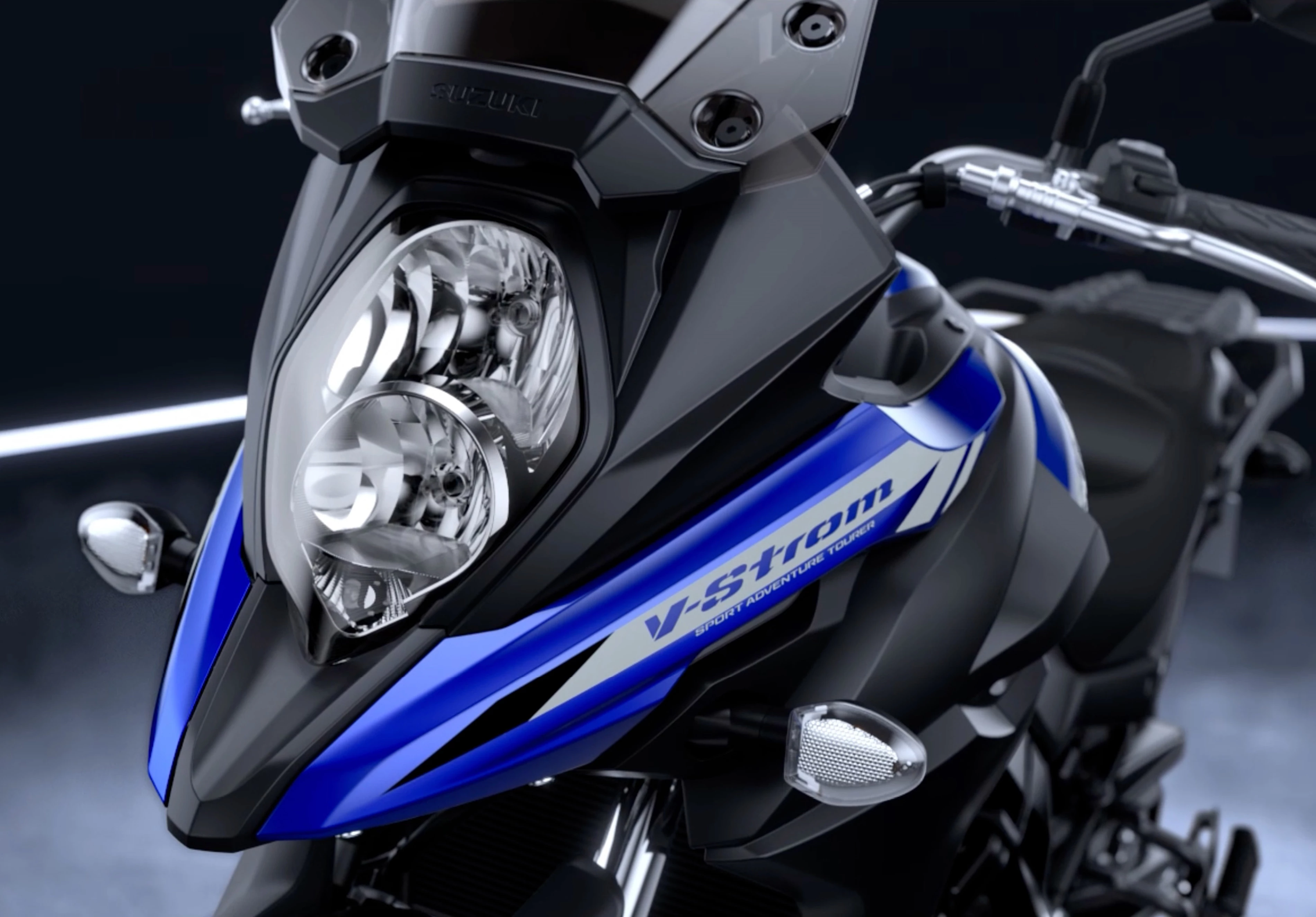 Suzuki V-Strom 650 beak and headlight close up