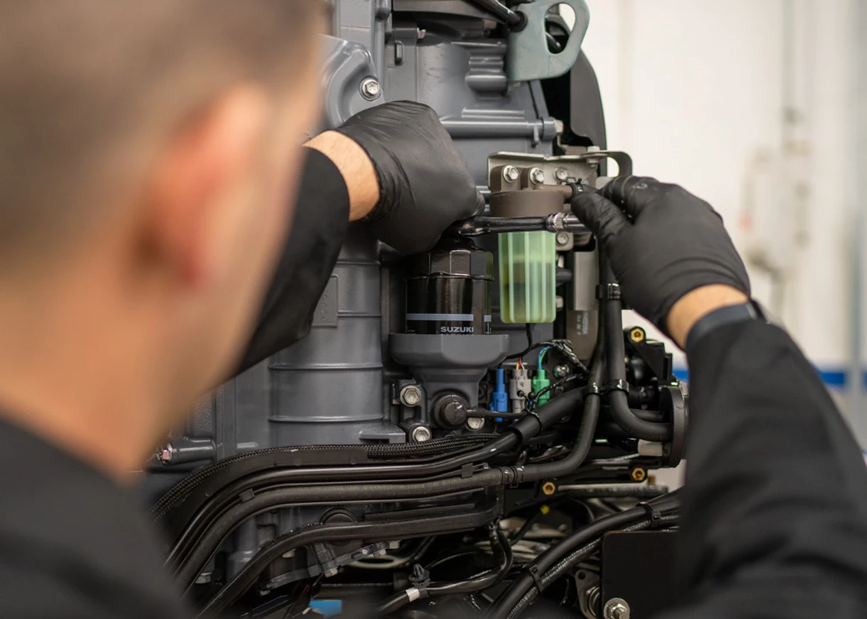 Suzuki Marine oil servicing