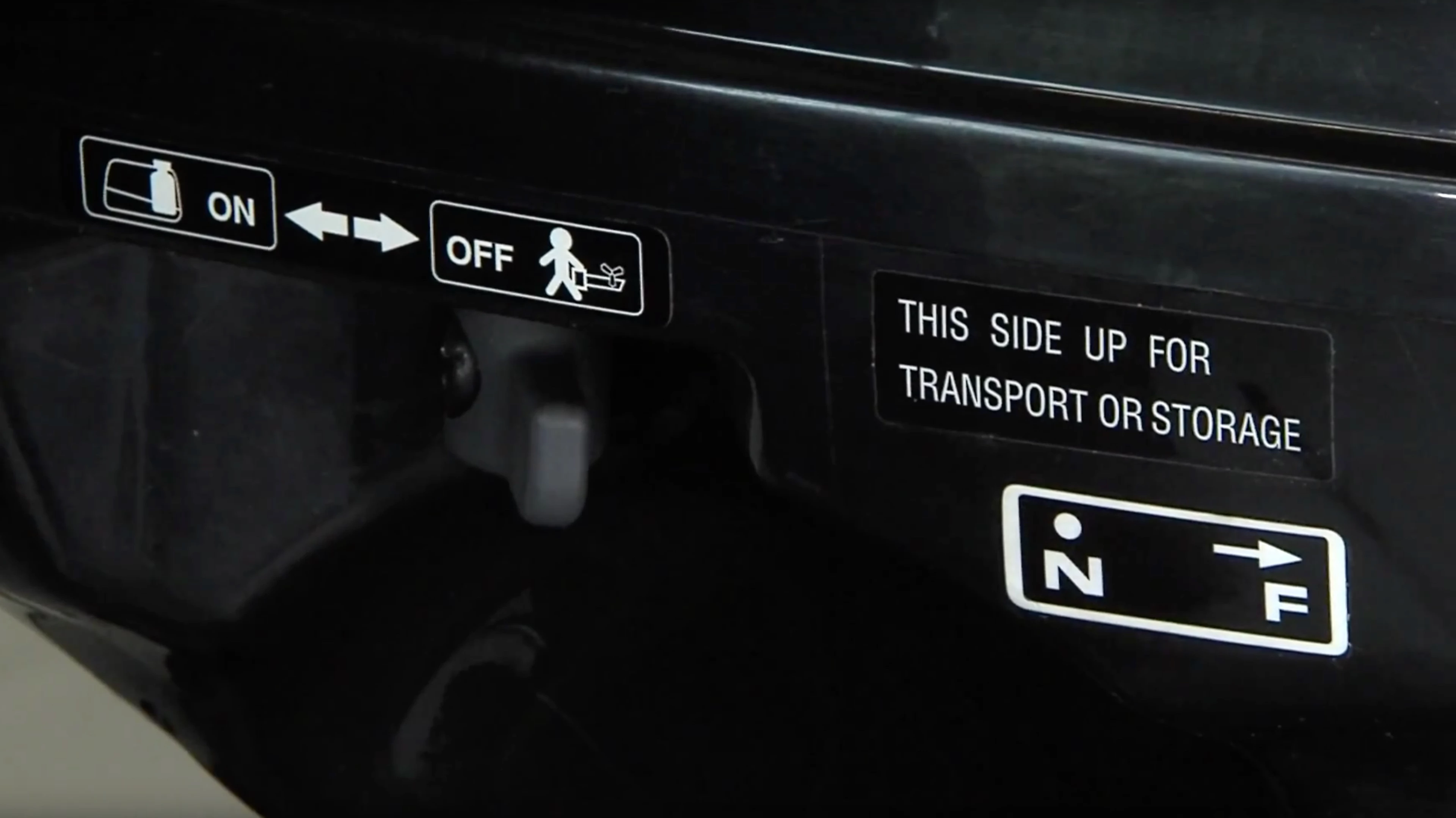 Transport icons on the outboard.