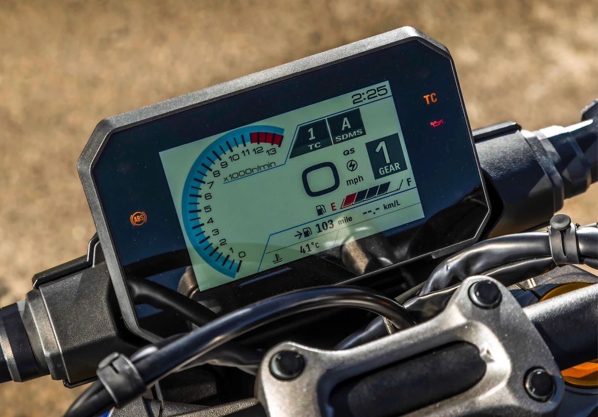 Suzuki GSX-S1000 LCD Instrument dash display close-up on location