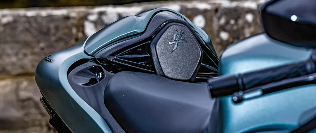 Suzuki Hayabusa seat cowl and seat
