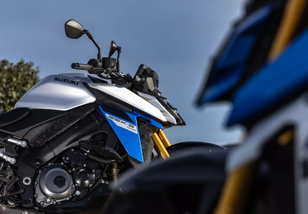 Suzuki GSX-S1000 front three quarters close-up