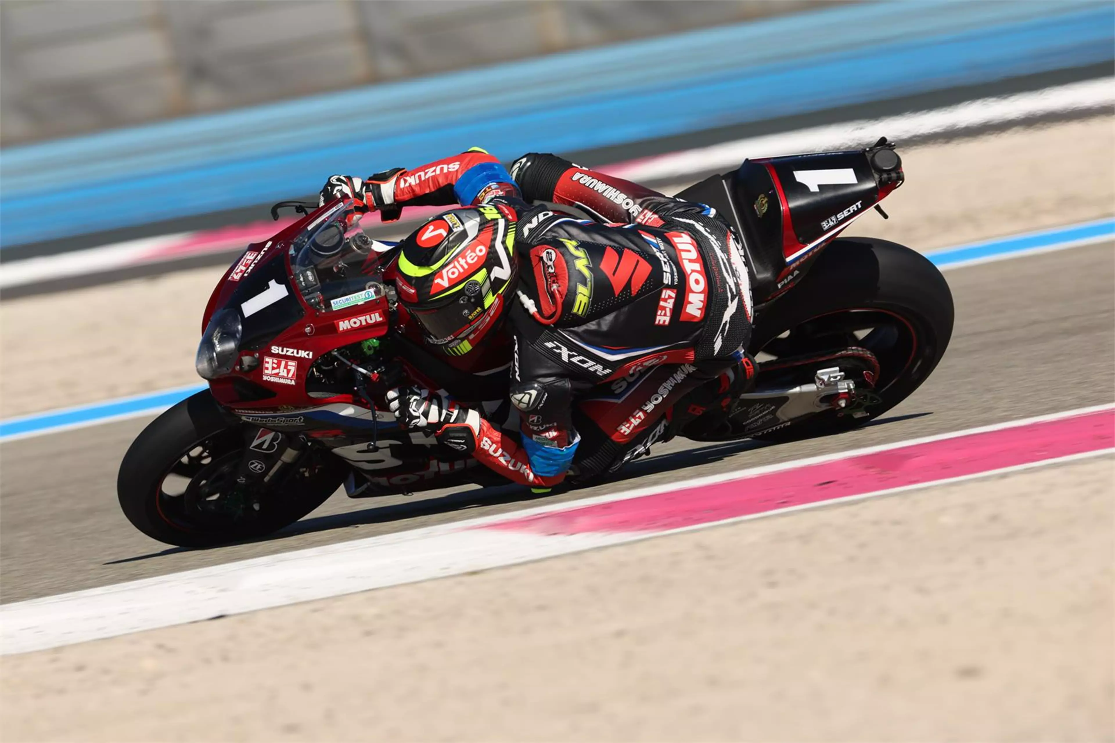 Gregg Black on the Yoshimura SERT GSX-R1000R at the Bol d'Or