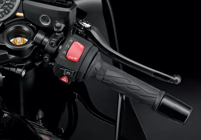 Suzuki Hayabusa right hand switchgear close up