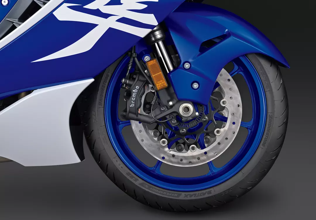 Suzuki Hayabusa Special Edition front wheel and fairing close up