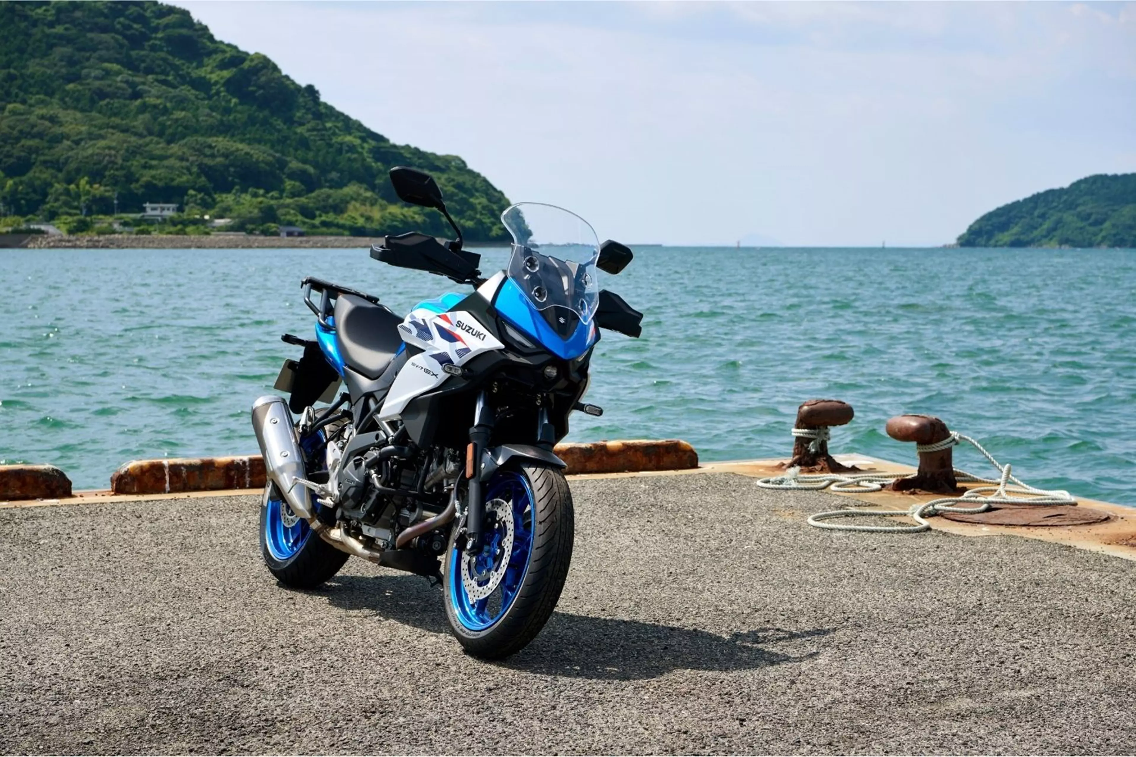 Suzuki SV-7GX in blue